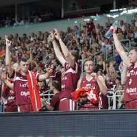 Latvijas izlase principiālajā duelī sagrauj Lietuvas basketbolistus