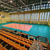 Daugavpilī pabeigta LVF dāvinātā volejbola seguma ieklāšana