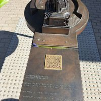 Полиция задержала пятерых подростков за повреждение тактильной копии памятника Свободы