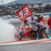 'MotoGP' sezona noslēdzas ar Markesa uzvaru un Lorenso atvadām