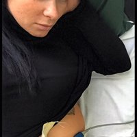 Latvijas seksīgākā grūtniece nogādāta slimnīcā – draud priekšlaicīgas dzemdības