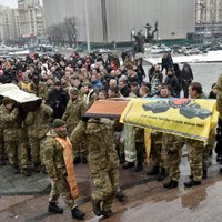Austrumukrainā nogalina divus Ukrainas karavīrus