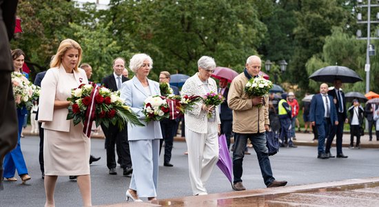 Фото: политики и чиновники отмечают 35-летие Балтийского пути