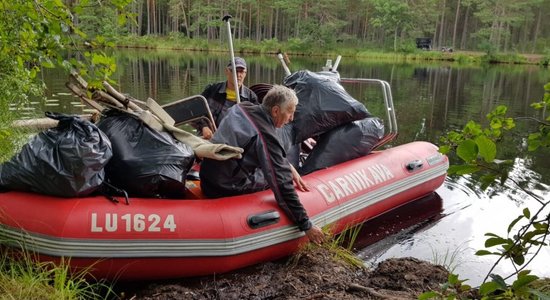 Demontēta uz salas dabas parkā 'Piejūra' patvaļīgi izveidotā apmetne