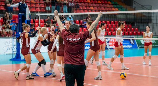 Pretinieču problēmas pietuvina Latvijas volejbolistes Eiropas čempionāta finālturnīram