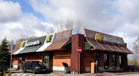 'McDonald's' Latvijā palielina algas un meklē jaunus darbiniekus
