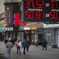 Maskavas biržā turpinās straujš akciju kritums (plkst.12:09)