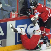 Kanādas hokejistiem PČ spēlē izdodas pārvarēt Dānijas pretestību