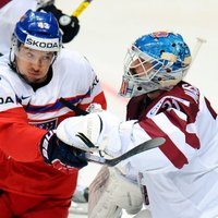 Latvijas hokejisti sagādā vēl vienu pārsteigumu un dramatiski zaudē čehiem