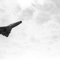 Pacelšanās laikā Jemenā aizdegas kaujas mācību lidmašīna