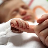 Latvijā nedaudz pieaugusi dzimstība; mirstība samazinājusies