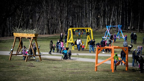 šūpoļu festivāls, Sigulda, šūpoles, Lieldienas, šūpošanās