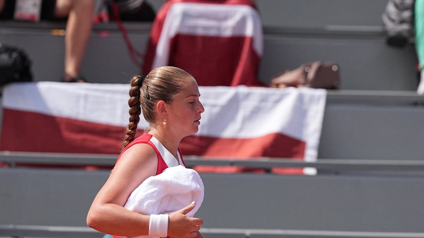 "Kā var noskaņoties?" – Ostapenko sašutusi par ilgo spēles gaidīšanu