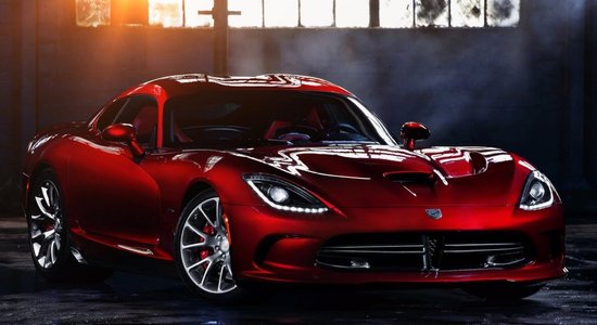 'Dodge' atteicies no 'Viper' superauto atjaunošanas ražošanā