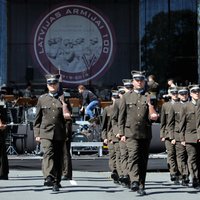 Leons Stiprais: Mani iepriecināja un pārsteidza Latvijas armijas jubilejas koncerts