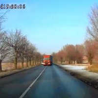 Daugavpils šosejas braucējs: 'Žēl, ka man nav tanka!'
