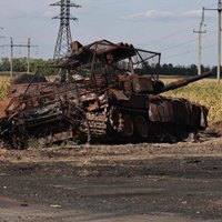 Krievija iztērējusi savus nebalto dienu iekrājumus 650 miljardu dolāru apmērā, lēš ASV amatpersona