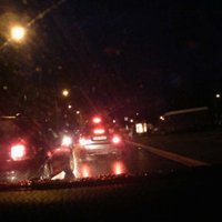 Video: Bezkaunīgs autovadītājs steidzas mājās pa Rīgas ielām