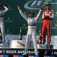 Сезон "Формулы-1" стартовал победным дублем "Мерседеса" в Австралии