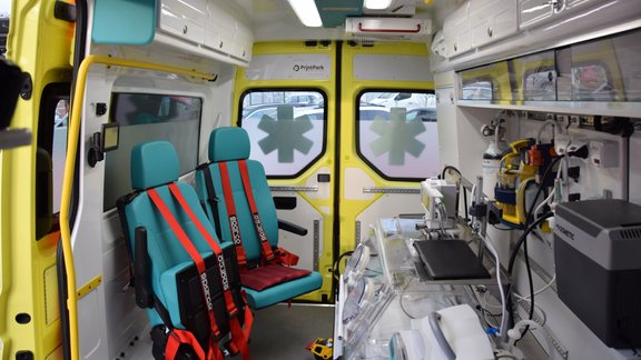 NMPD iegādājas jaunu auto priekšlaikus dzimušu un jaundzimušu bērnu glābšanai