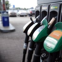 Pēteris Strautiņš: Kas notiek ar degvielas un naftas cenām