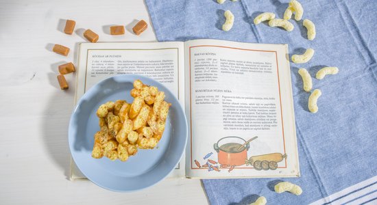 Recepte no grāmatas: kukurūzu nūjiņu kūka
