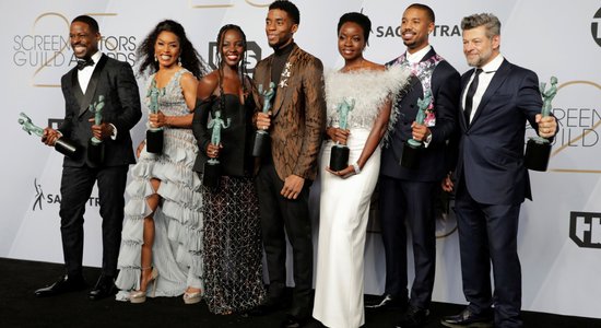 'Black Panther' ieguvusi galveno Kinoaktieru ģildes balvu