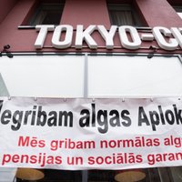 Divas restorānu 'Tokyo City' direktores tiesās par 'aplokšņu algu' maksāšanu