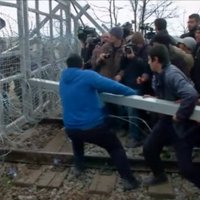 Video: Simtiem imigrantu cenšas ielauzties Maķedonijā