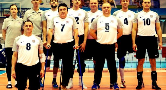 Сборной Латвии по волейболу сидя не хватает 300 евро, чтобы поехать на турнир в Москву