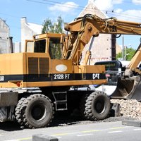 Krasta ielu Rīgā šovasar tomēr vēl neatjaunos