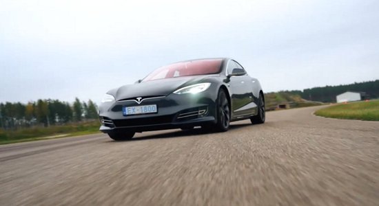 ВИДЕО. Быстрее ветра: тестирование суперкара Tesla S Performance