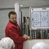 Latvijas U-20 izlases treneris Zirnis aizved savu komandu līdz NAHL čempionu titulam