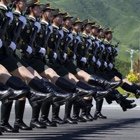 Foto: Zili tanki un īsi bruncīši - lielākā armija pasaulē gatavojas uzvaras parādei