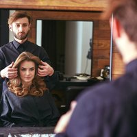 В Латвии могут разрешить парикмахерские услуги, маникюр и педикюр "в гигиенических целях"