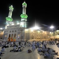 Divi miljoni musulmaņu ieradušies ikgadējā svētceļojumā Mekā