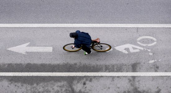 По примеру ул. Чака: на ул. Дзирнаву хотят построить двухполосную велодорожку