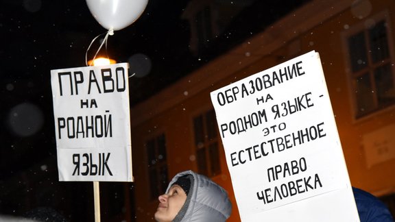 Protests pret pāreju uz latviešu valodu skolās