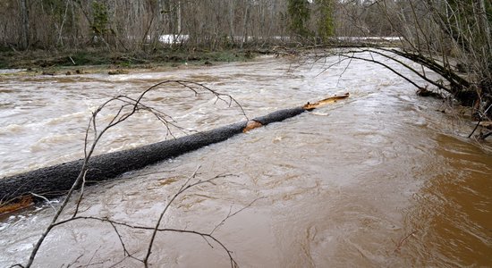 В Елгавском крае на неопределенный срок закрыт мост