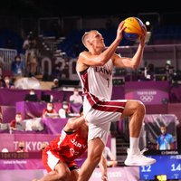 Latvijas 3x3 basketbolisti rezultatīvā spēlē pārvar Japānas neticamo metienu precizitāti