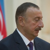 HRW: Tuvojoties vēlēšanām, Azerbaidžāna izvērš represijas pret kritiķiem