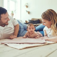 Ieviesti jauni nosacījumi maternitātes un vecāku pabalsta saņemšanai