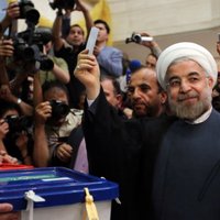 Irānas prezidenta vēlēšanās vadībā reformistu atbalstītais kandidāts