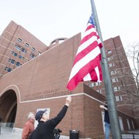 Notiesāts Bostonas maratona spridzinātājs