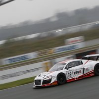 Lēbs ar uzvaru kvalifikācijā debitē FIA GT čempionātā, sacīkstē uzvar 'Audi'