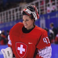 Šveicē pirmo reizi vīriešu hokeja komandā par ģenerālmenedžeri apstiprina sievieti