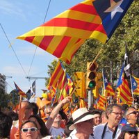 'Delfi' no Spānijas: Katalāņi nepadodas, atbalstīt neatkarību ieradušies britu un latviešu rakstnieki