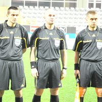 Latvijas un Bolīvijas futbola mača tiesneši saņem mūža diskvalifikāciju