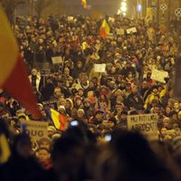 Rumānijas parlamenta apakšnams pieņem strīdīgas tiesu reformas