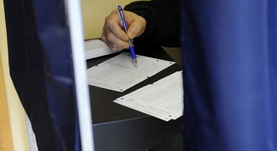 Ceturtdien pārskaitīs trīs Rīgas vēlēšanu iecirkņu balsis